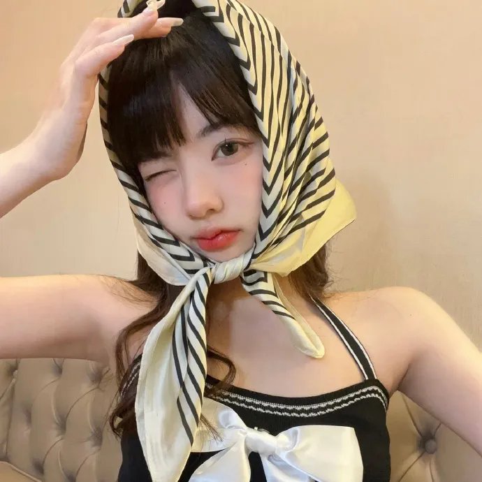 小姨多鹤 封面